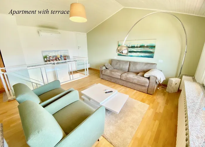 Tower 44 아파트 *