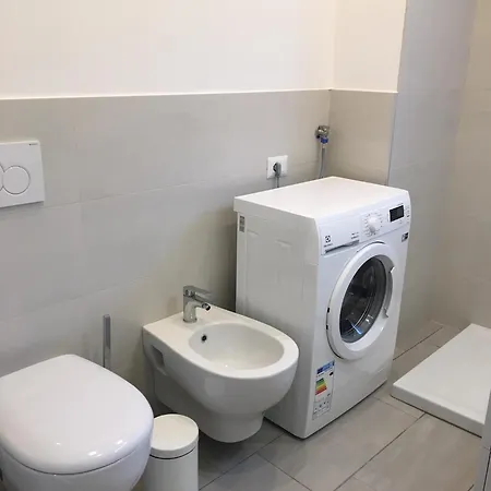 Tower 44 Apartman Luino